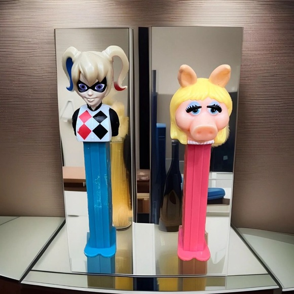 PEZ Dispenser Vintage Miss Piggy and Harley Quinn - Picture 1 of 13